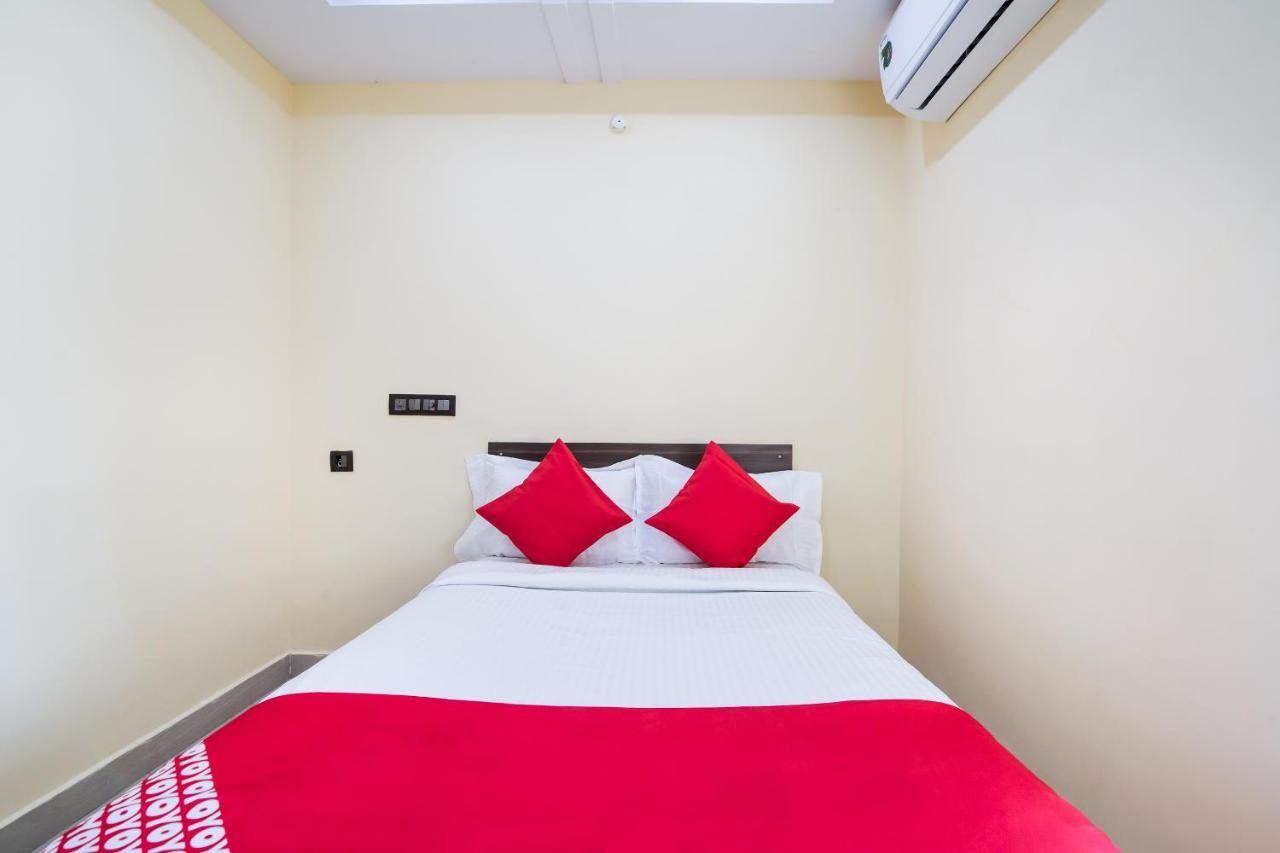 Oyo Mohan Residency Hotel Kurmannapalem Екстериор снимка